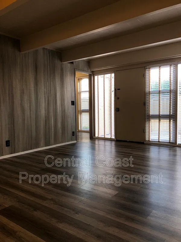 Anchor Oaks — Photo 2