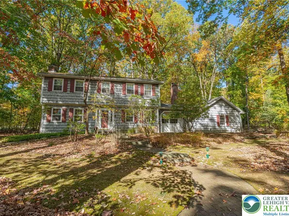 3845 Hawthorne Dr, Center Valley, PA 18034