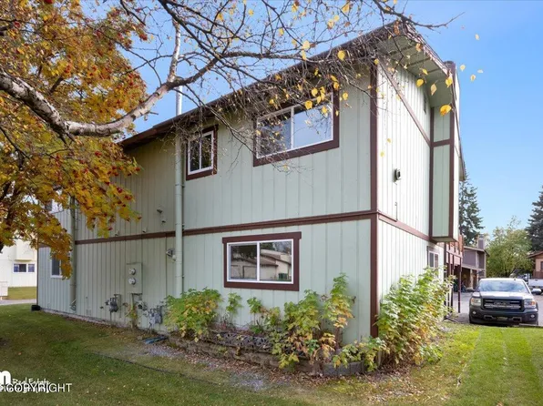 217 Fawn Ct, Anchorage, AK 99515