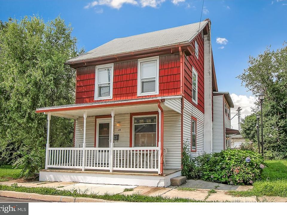 1st image of 119 W Elm St