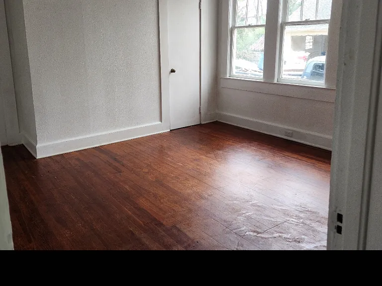 225 S Oliver St — Photo 8