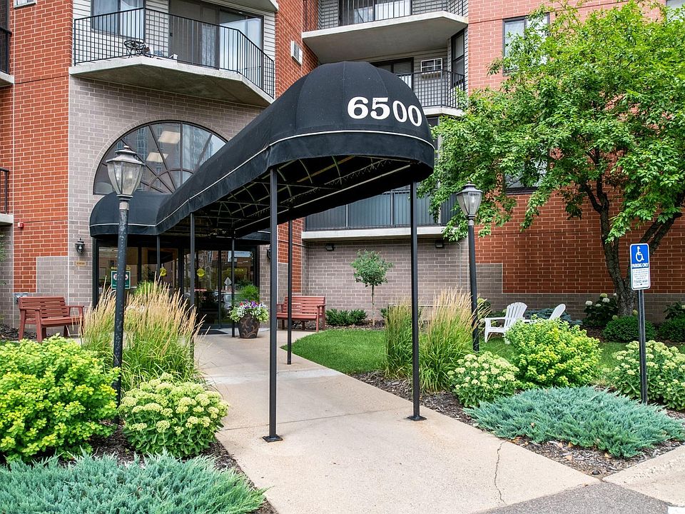 1st image of 6500 Woodlake Dr APT 1112