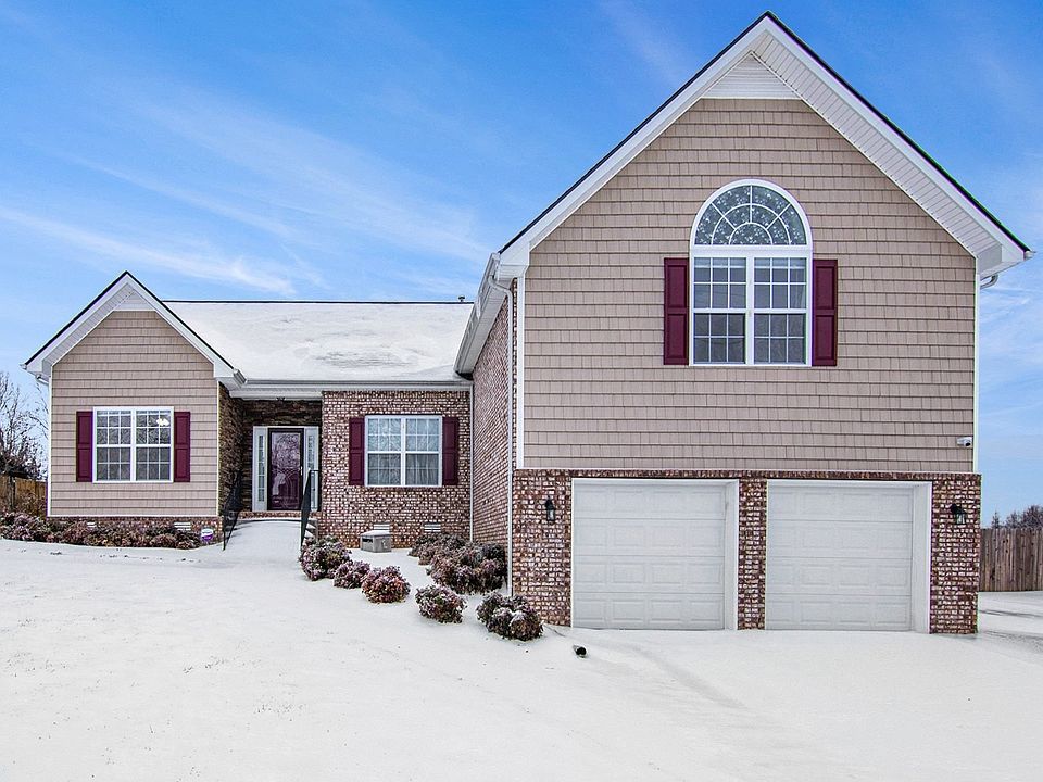 1st image of 3136 Hawthorn Dr