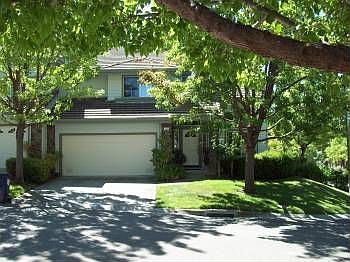 1st image of 215 Promenade Ln