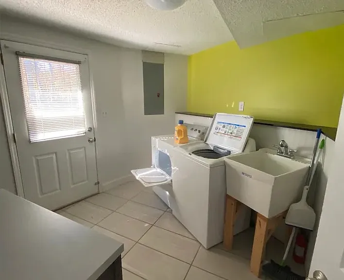 204 Castaway Trl — Photo 21