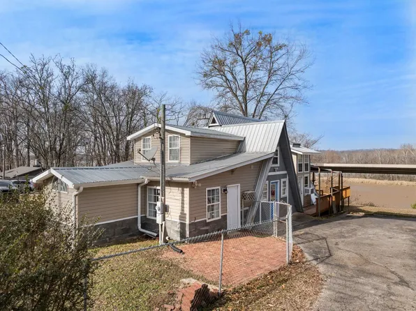 1045 Carter Dr, Tuscumbia, AL 35674