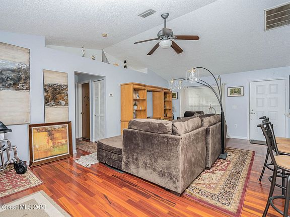 3rd image of 551 Brickell St SE