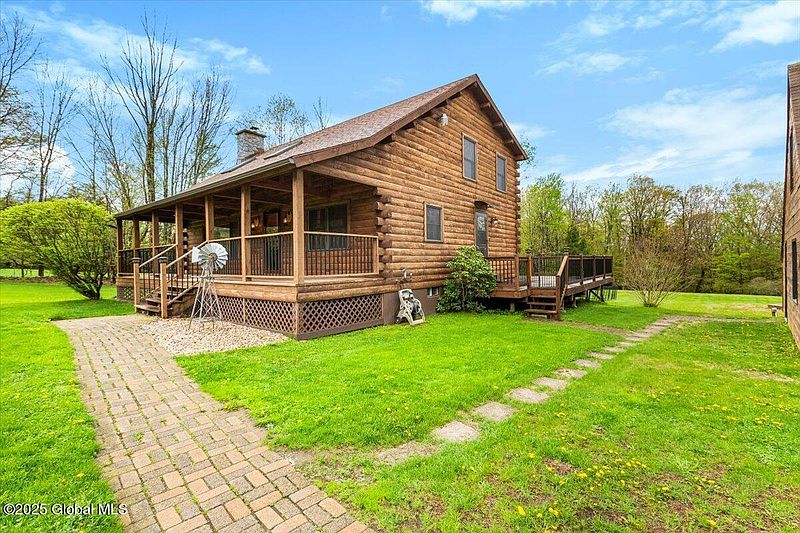 3rd image of 85 Gardner Hill Road