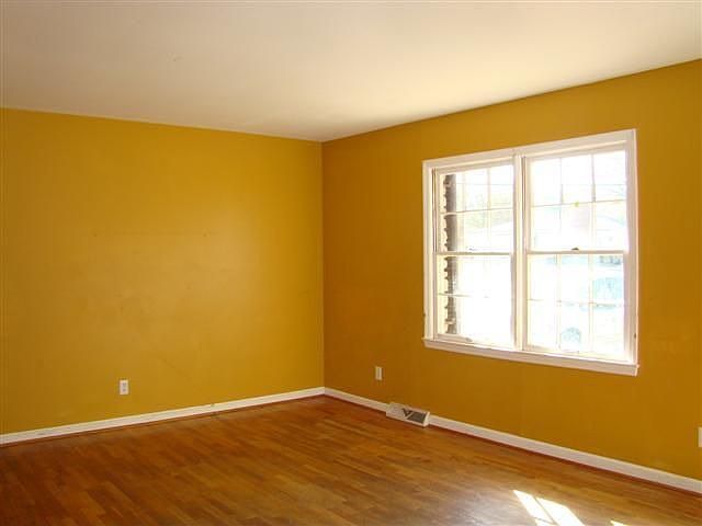 2nd image of 259 Bonnycastle Ave