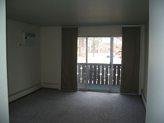 3rd image of 1602 Packard St #B4