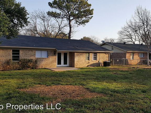 2nd image of 2914 Lynnwood Dr