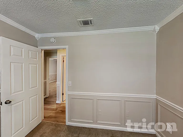 4324 Queensway Dr — Photo 33