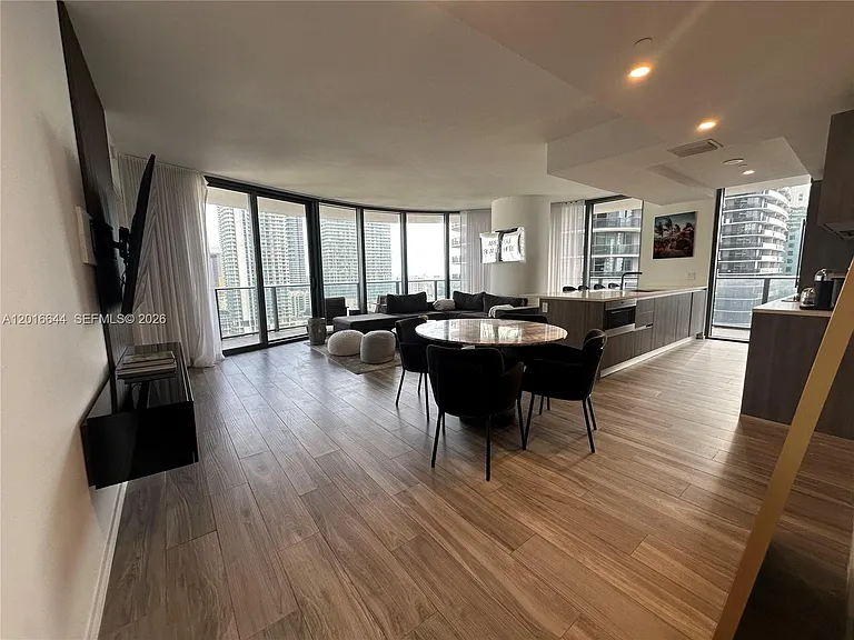 801 S Miami Ave — Photo 12