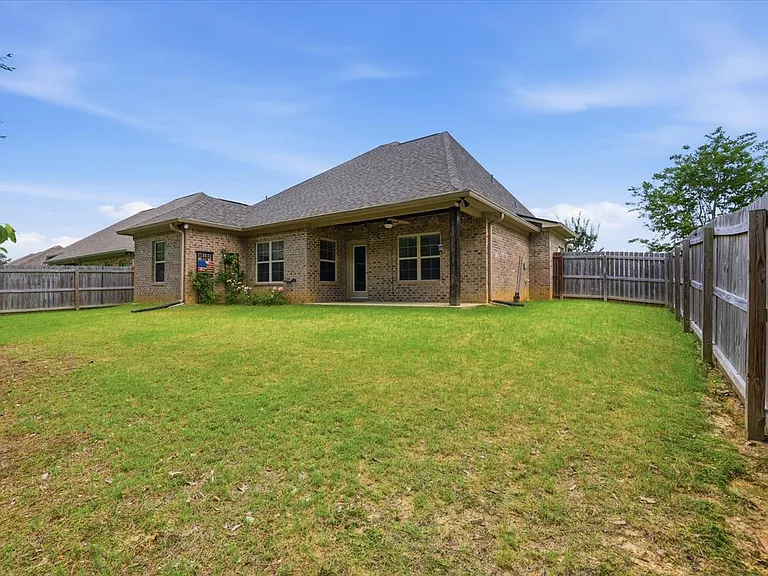 917 Willow Grande Cir — Photo 31
