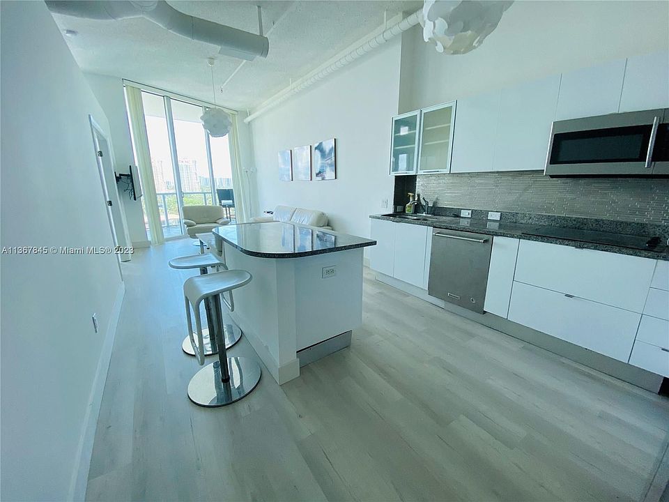 1st image of 3029 NE 188th St APT 823