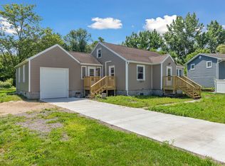 158 River Trail Dr, Bay City, MI 48706