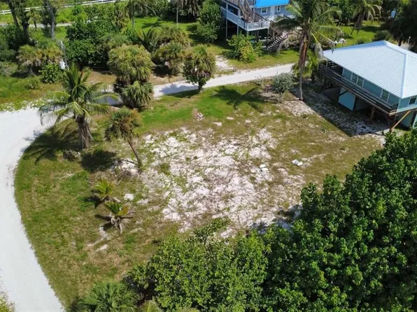 8264 GRAND AVENUE, PLACIDA, FL 33946