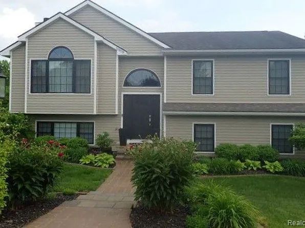10438 Coolidge Rd, Goodrich, MI 48438