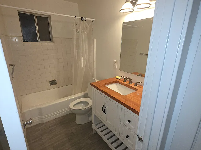 4924 N Woodmere Fairway #4 — Photo 12