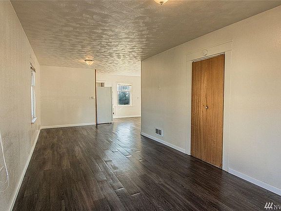 3rd image of 544 S Westend Pl