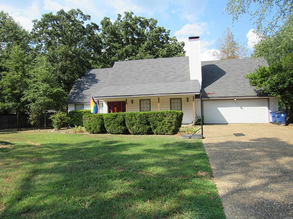 1st image of 32 Cinderwood Cv