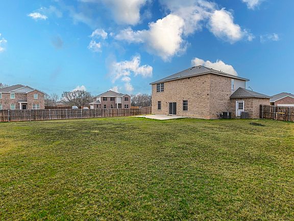 4th image of 201 Sabine River Rd