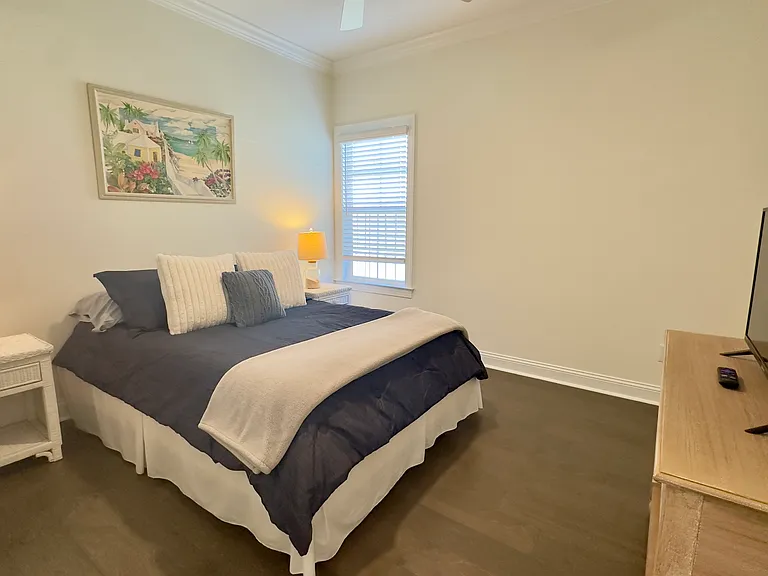 Additional bedroom suitable for guests