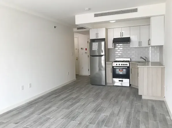 869 57th St #203, Brooklyn, NY 11220