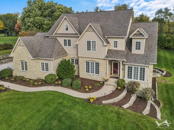 43W330 Kenmar Dr, Elburn, IL 60119