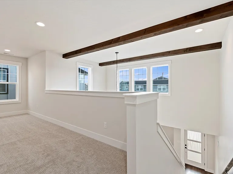 1688 E Cutgrass Ln — Photo 33