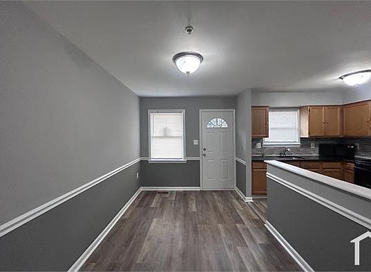 5th image of 2120 Brunt St