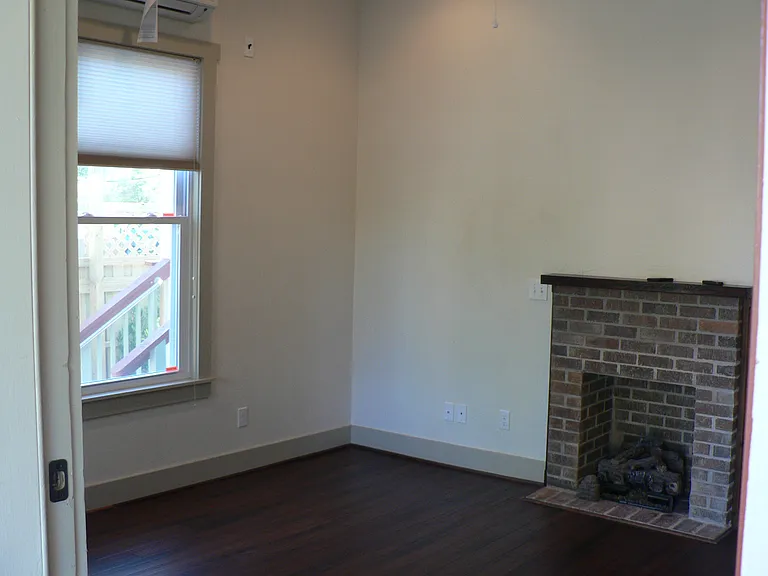 426 SE 2nd St #B — Photo 11
