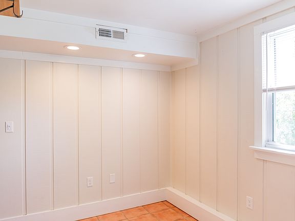 3rd image of 323 Riverland Dr #3