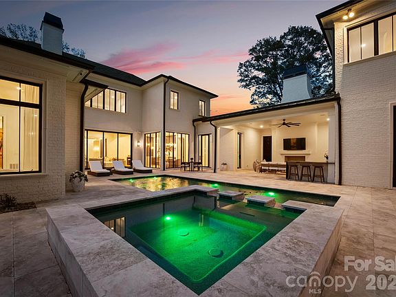 4th image of 2208 Overhill Rd #1