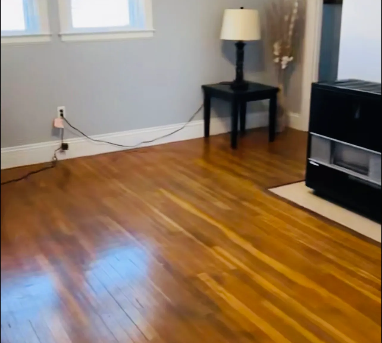 3 bed, 1000 sqft, $2,100 — Photo 3