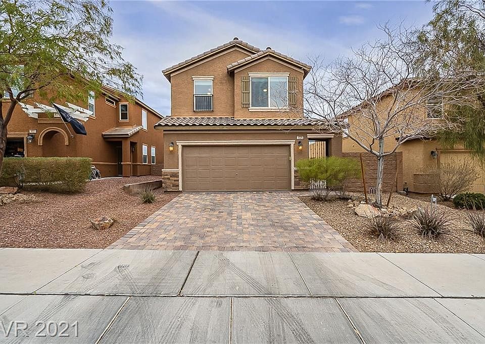 1st image of 1025 Pebble Lake St