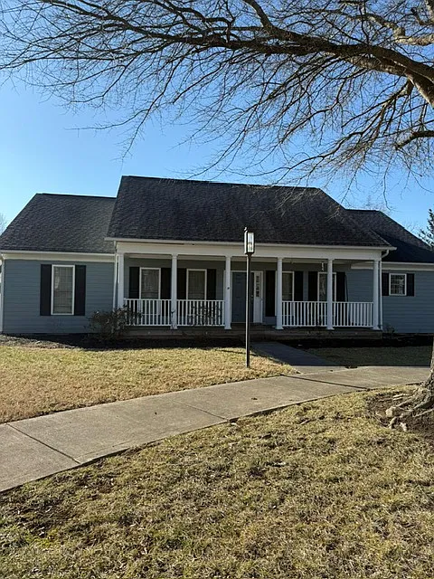115 Graham Pl — Photo 2