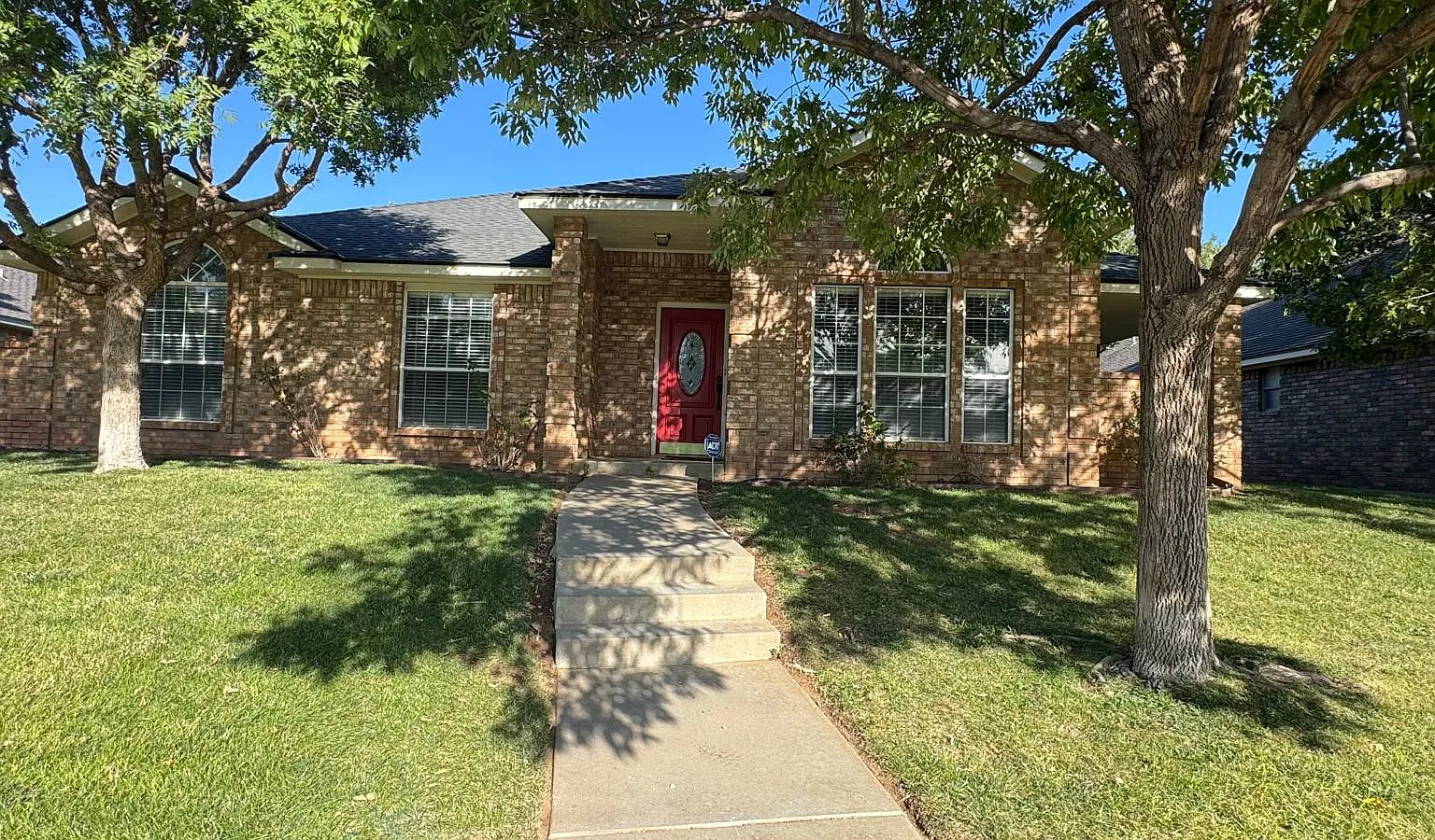 3 bed, 2166 sqft, $3,500 — Photo 1