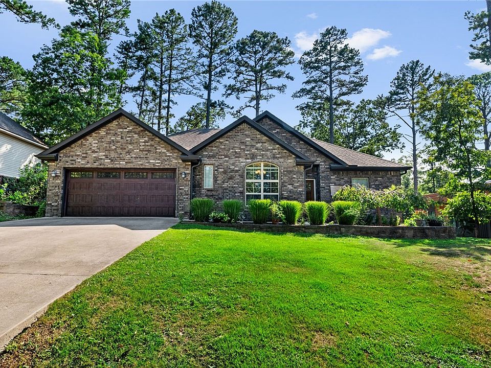 1st image of 5 Woodstock Ln