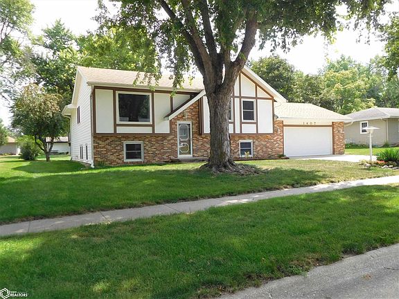 3rd image of 1407 Southfield Dr