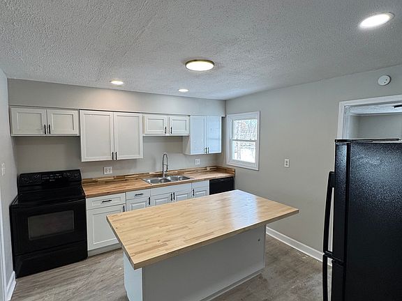 4th image of 6290 Cedar Ln