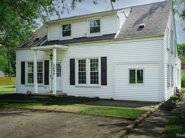 3600 Chinook Trl, Monroe, MI 48162