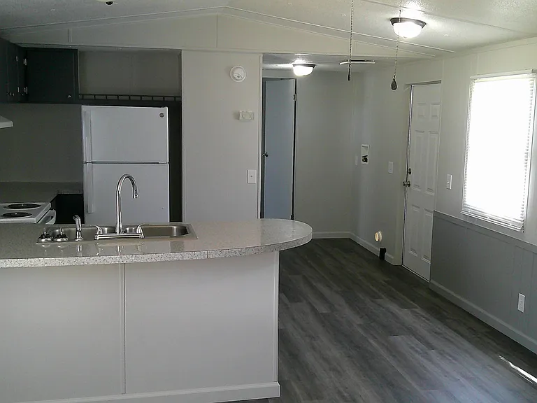 103 Eastport Ln — Photo 9