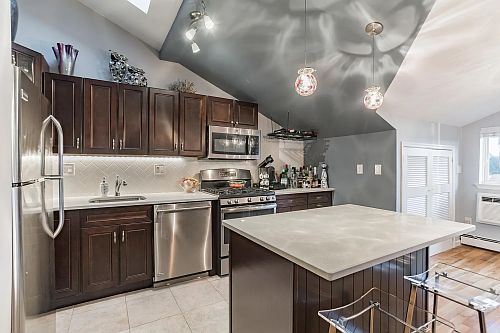 1st image of 1467 Outlook Ave Floor 3