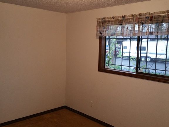 5th image of 2200 NE 96th Ct