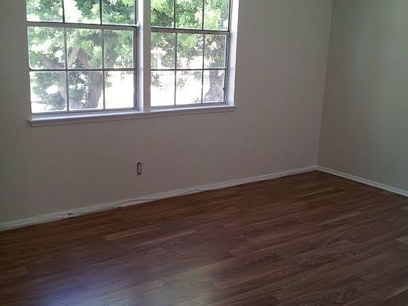 4th image of 3070 Winfield Ave