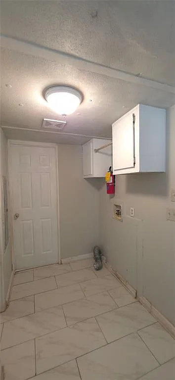 3 bed, 2.0 bath, $999 — Photo 4