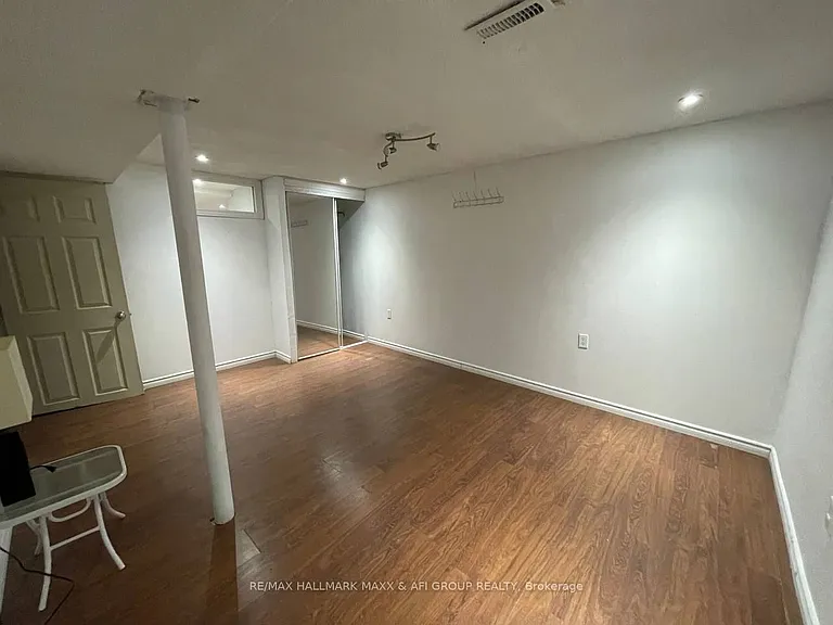 715 Mountview Pl #BASEMENT — Photo 9