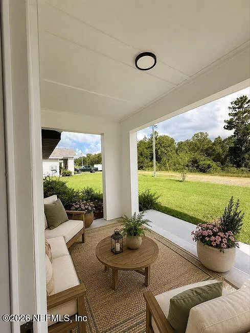 3 bed, 2.0 bath, 1409 sqft, $2,200 — Photo 2