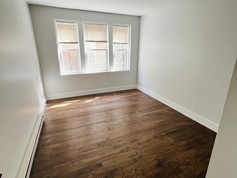 68 Norton St #2R — Photo 4